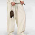 leatherstrap+iPhonecase-set_wallet_DBRN_model-men_zoom_01